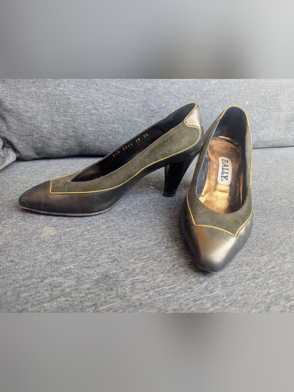 Bally Vintage Olive Leather High Heel Pumps